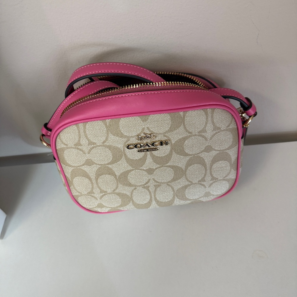 Coach C9926 camera bag - Picture 4 of 10